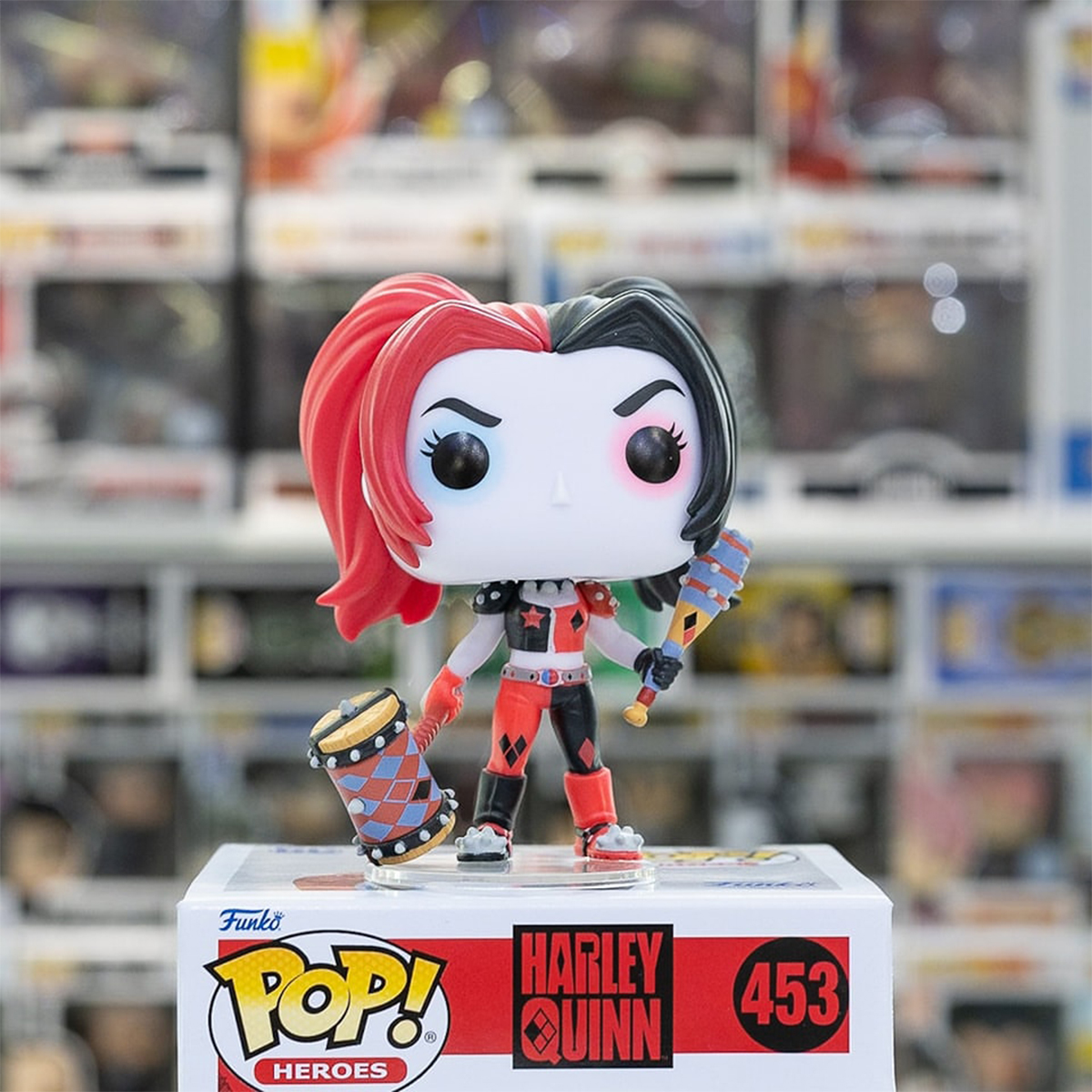 Игровая фигурка Funko POP! серии Харли Квинн - Харли Квинн с оружием