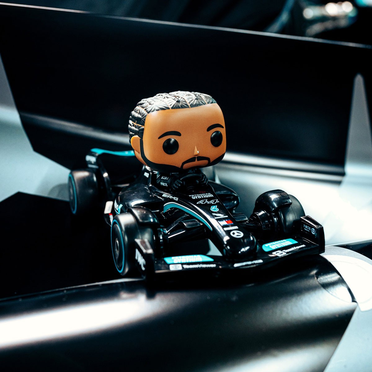 Игровая фигурка Funko POP! - Льюис Хэмилтон на машине