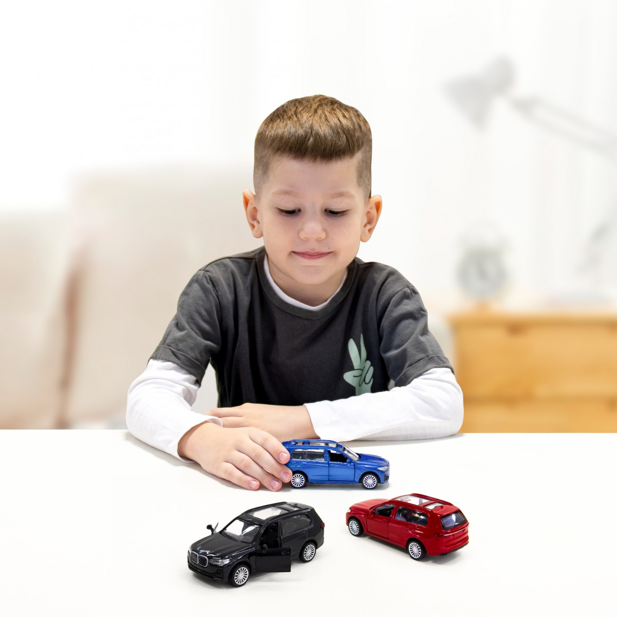 Автомодель - BMW X7 (красный)