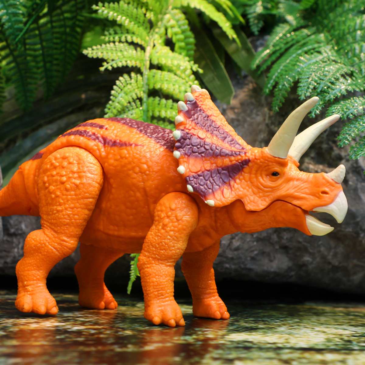Dinos Unleashed Realistic S2 Interactive Toy – Triceratops