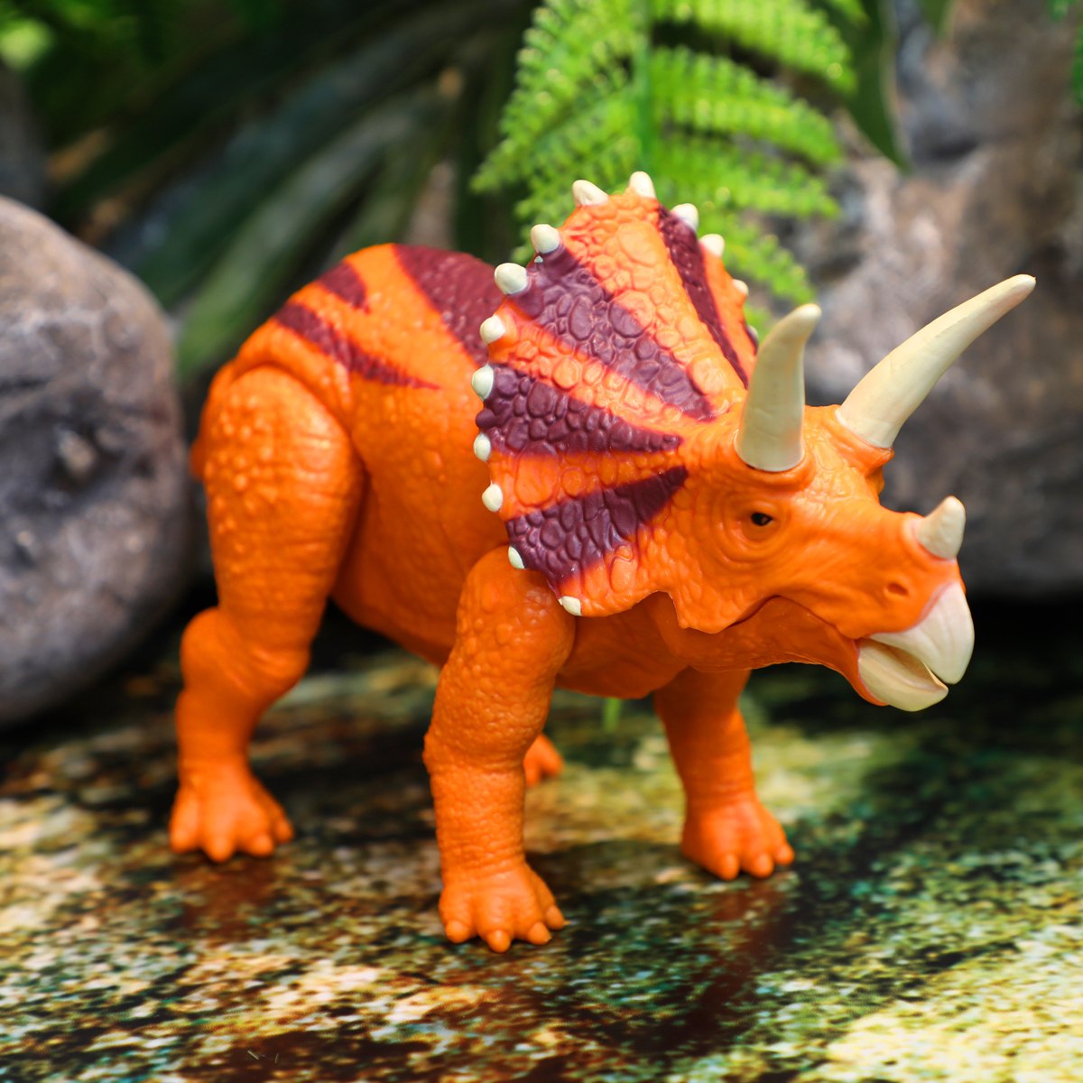 Dinos Unleashed Realistic S2 Interactive Toy – Triceratops